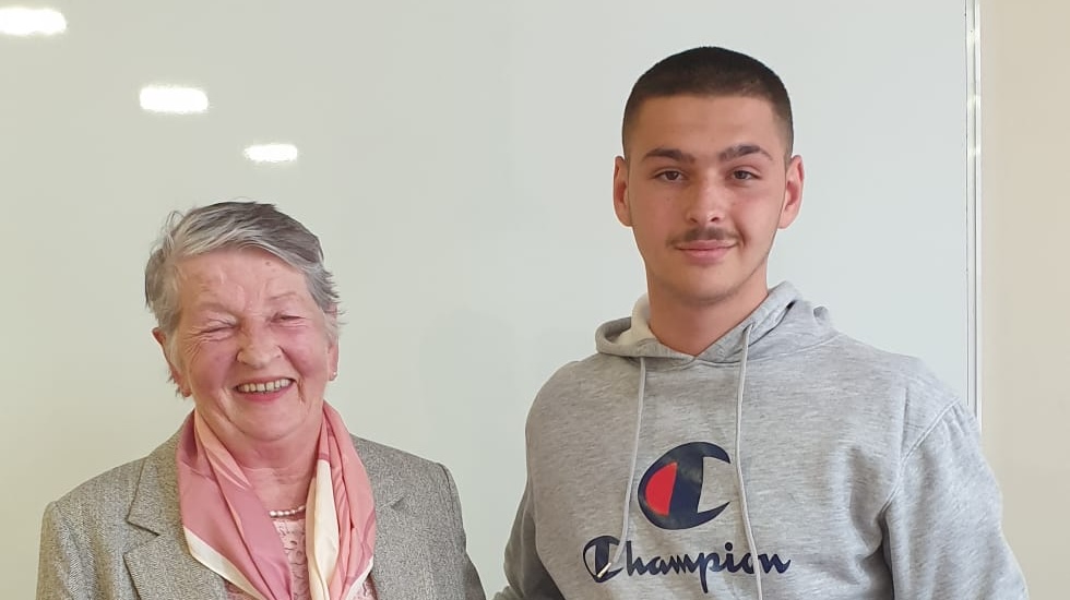 Dodjela stipendije učeniku u prisustvu predstavnika Fondacije